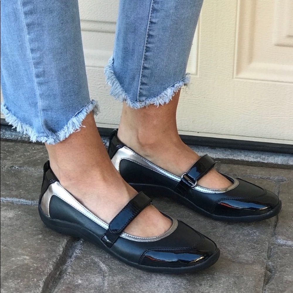 Ros Hommerson Patent Mary Jane Comfort Flat